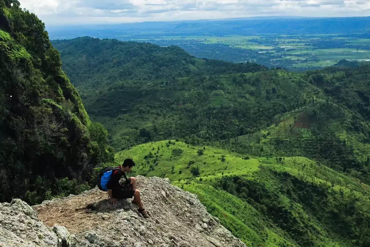 How to Join a Hiking Club